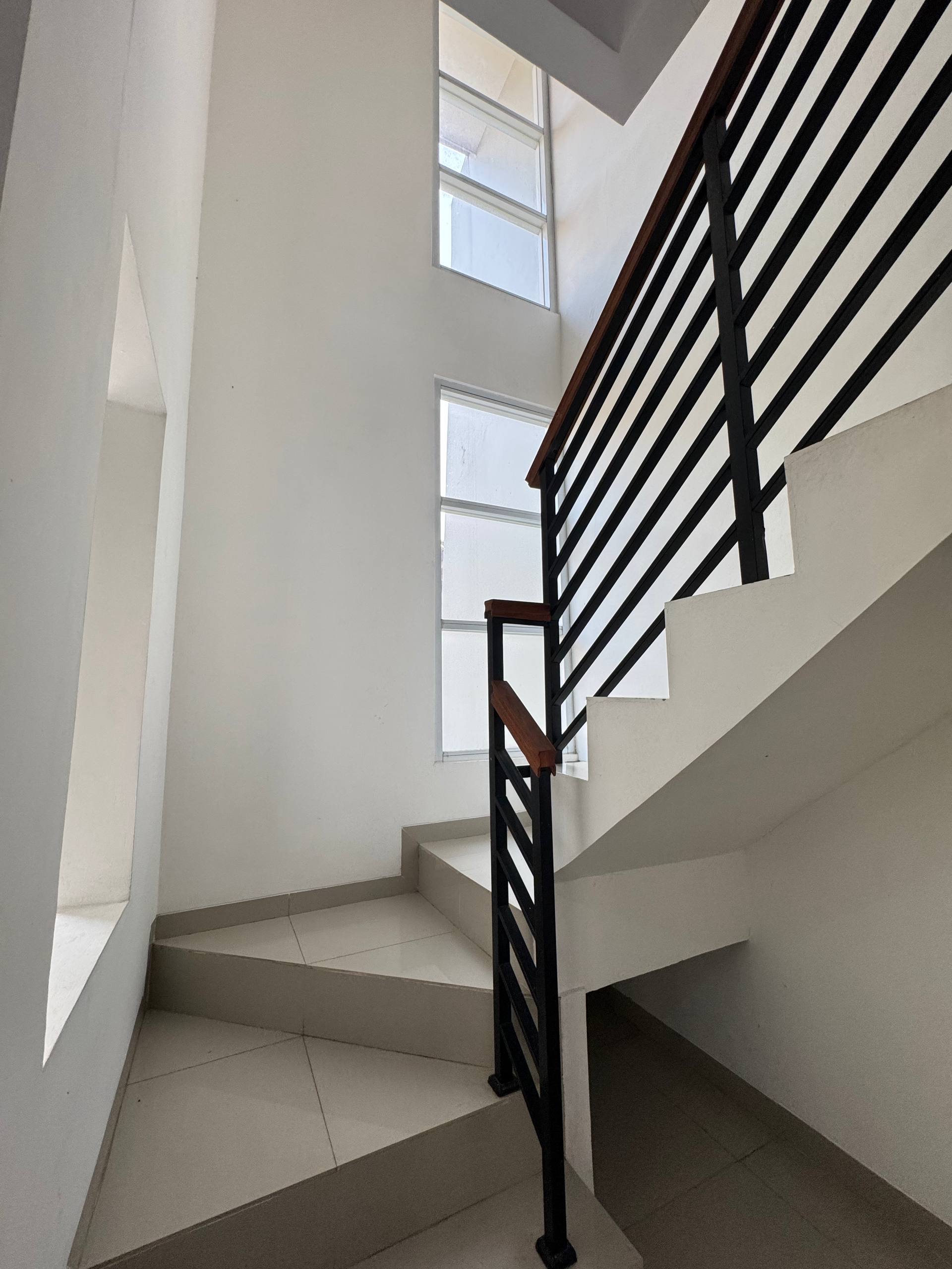 Interior tangga